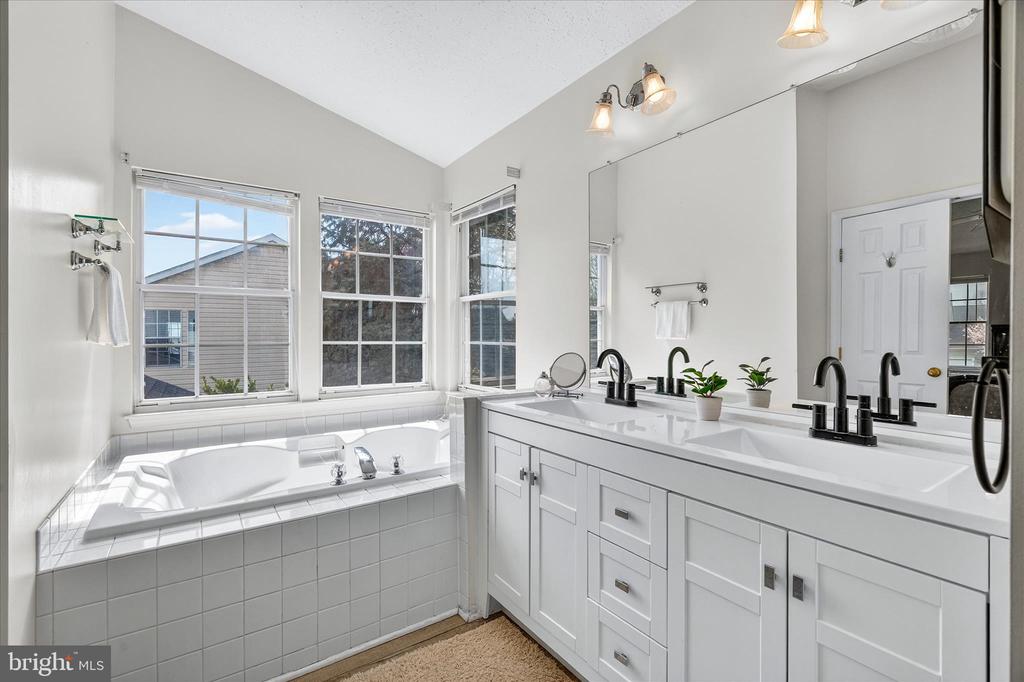 5348 SAINT JAMES PLACE