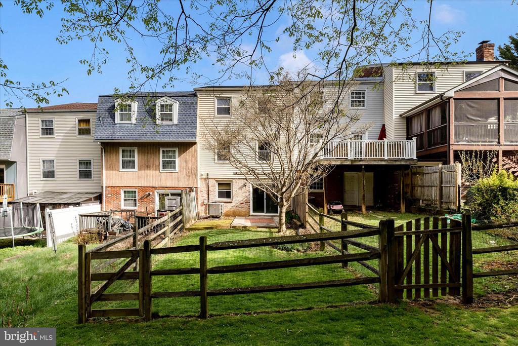 25 BOILEAU COURT