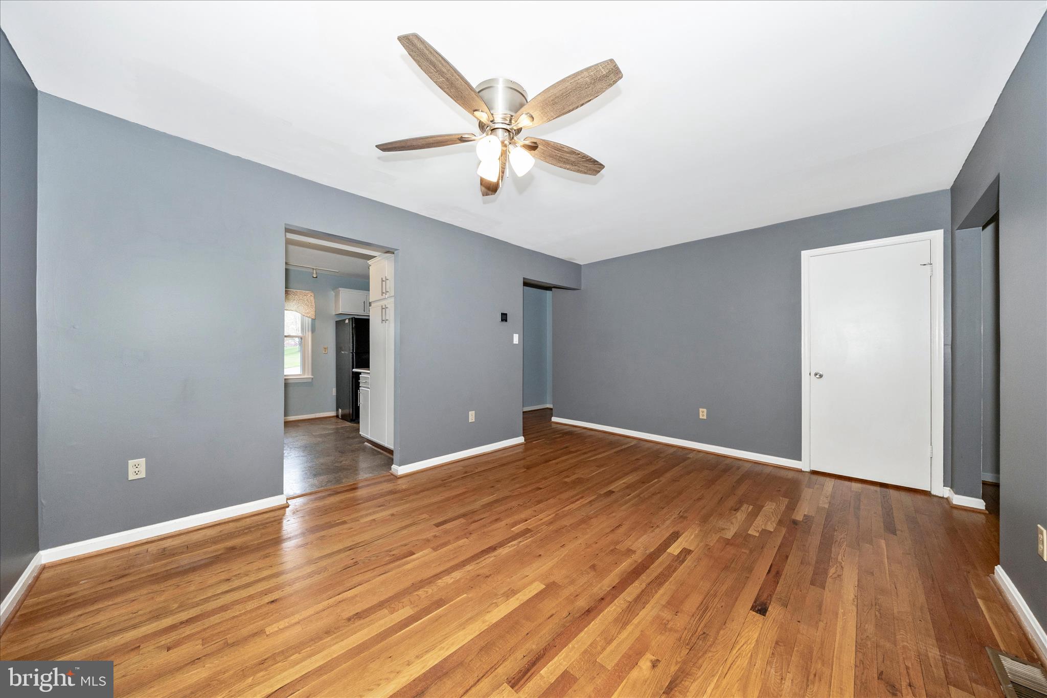 25 BOILEAU COURT