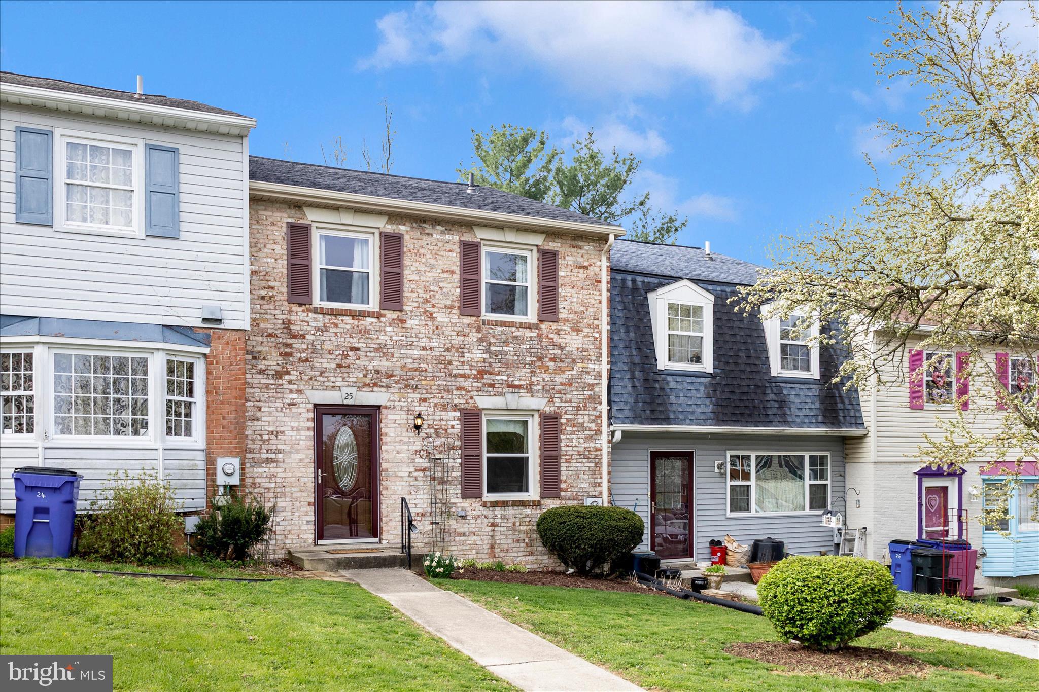 25 BOILEAU COURT