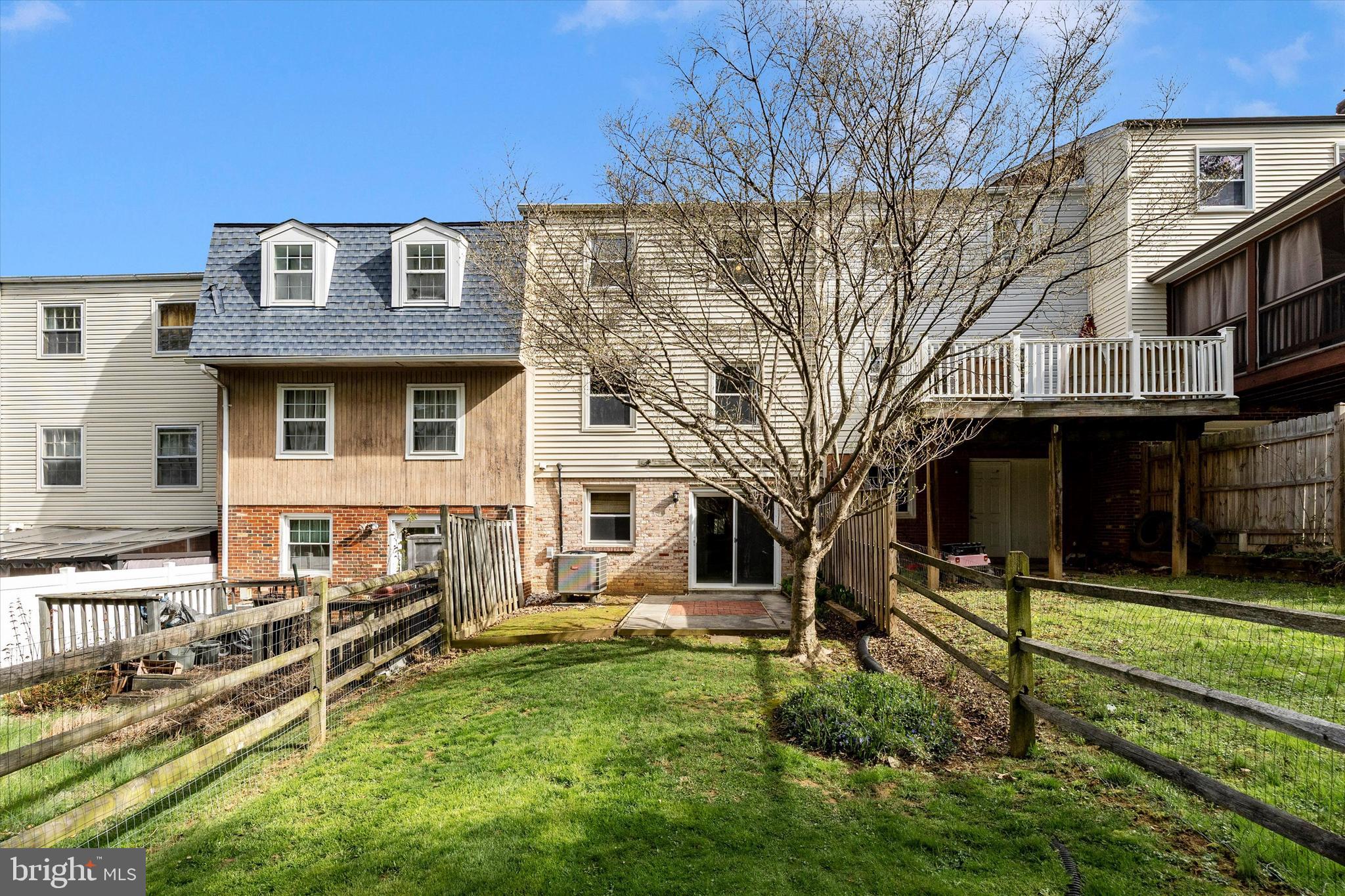 25 BOILEAU COURT