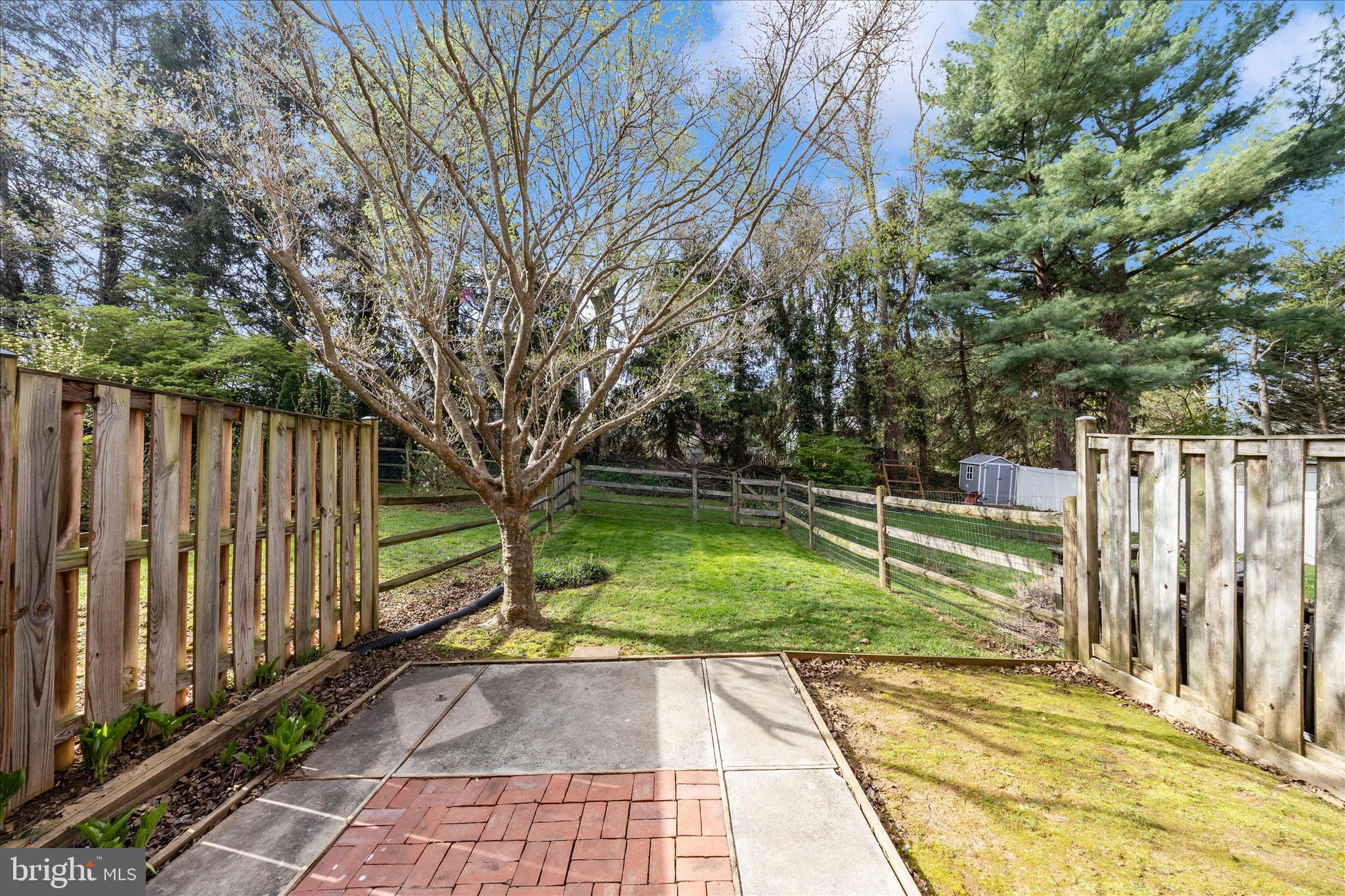 25 BOILEAU COURT
