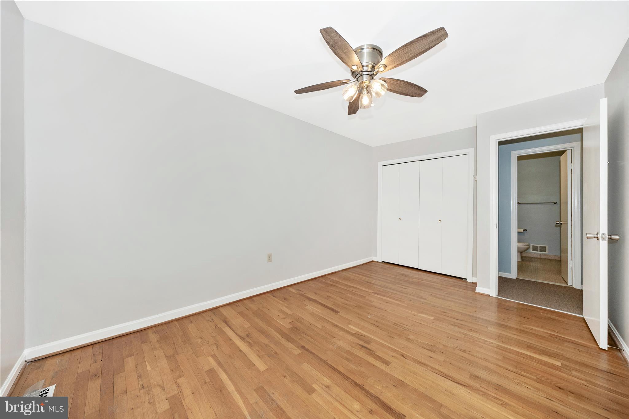 25 BOILEAU COURT