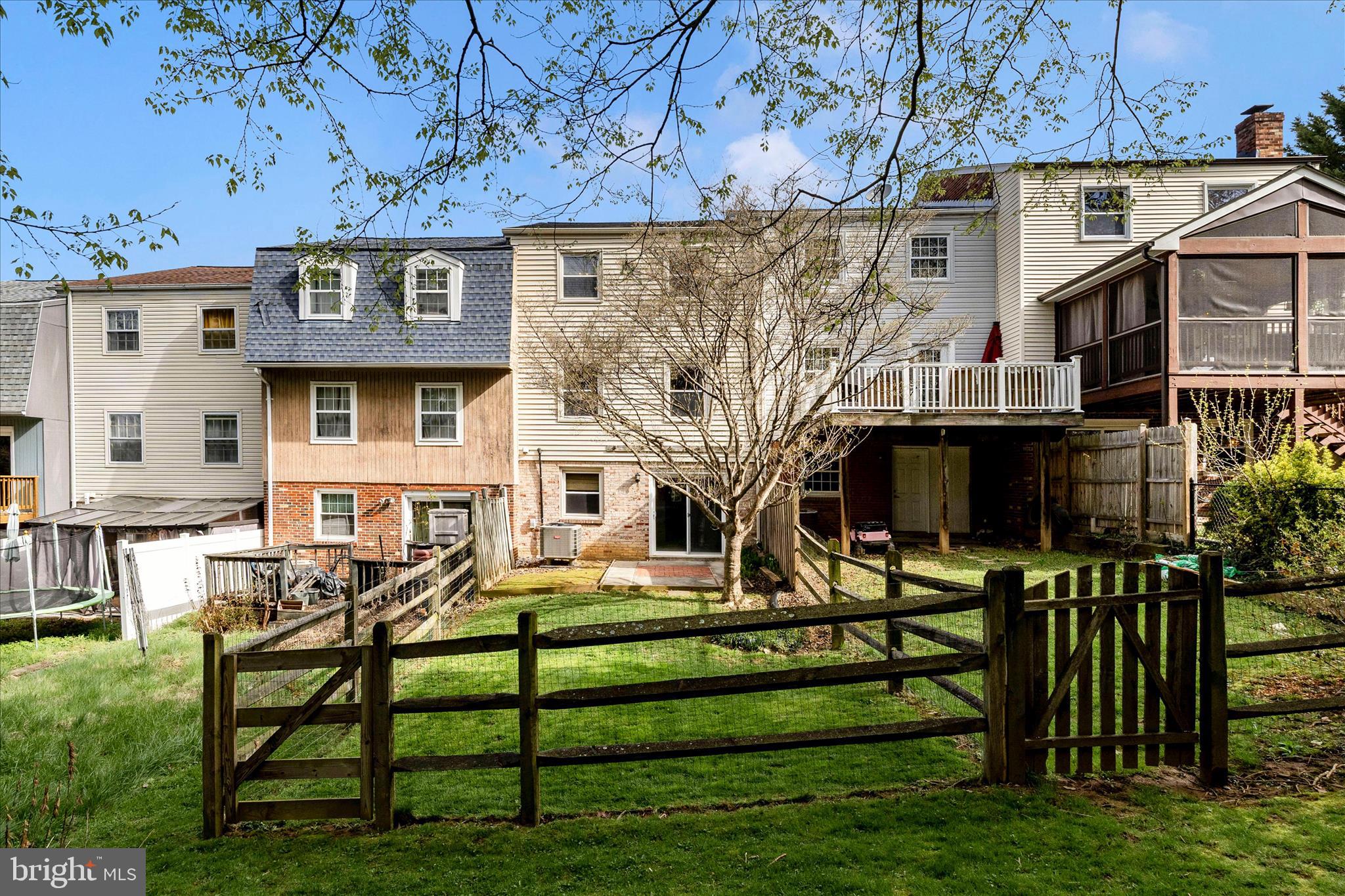 25 BOILEAU COURT