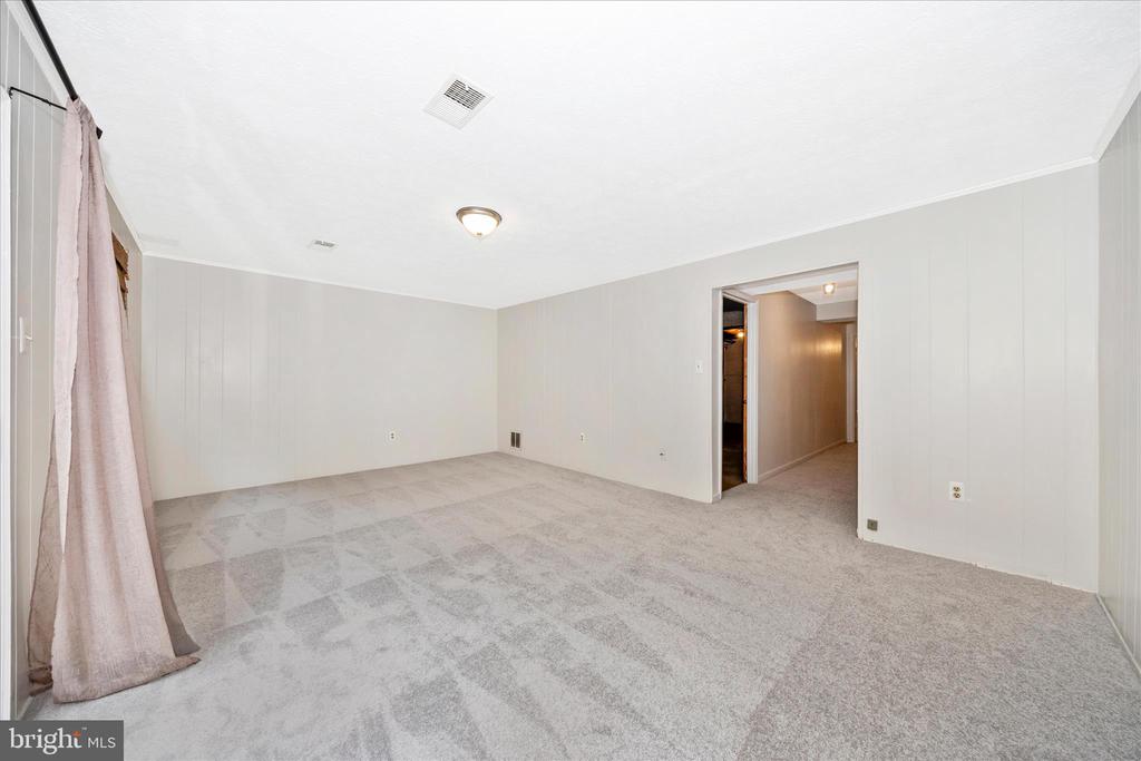 25 BOILEAU COURT