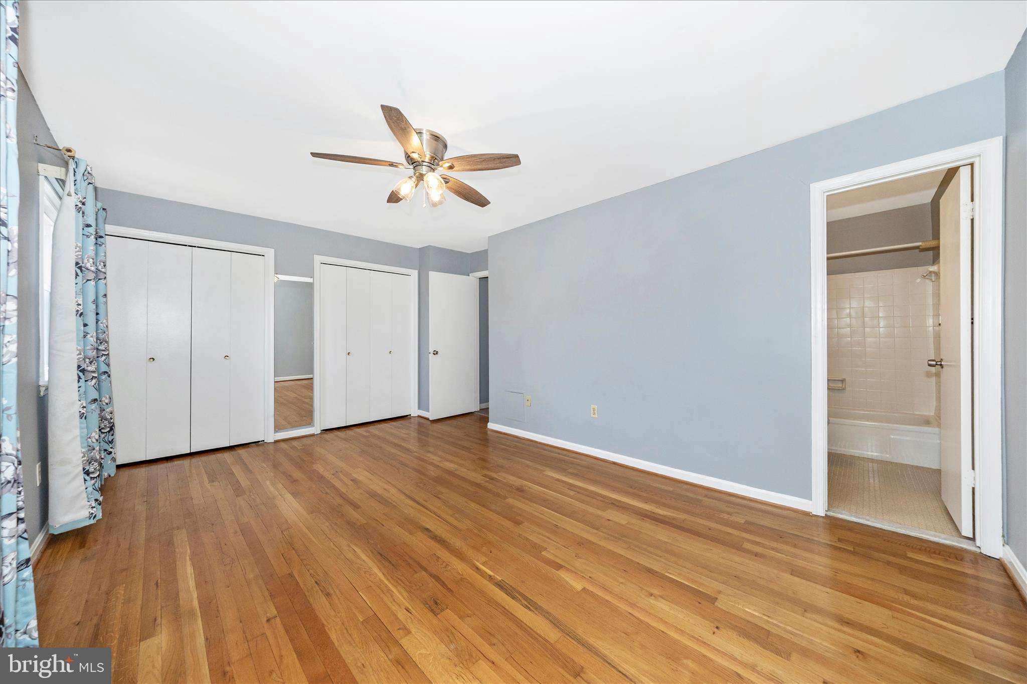 25 BOILEAU COURT