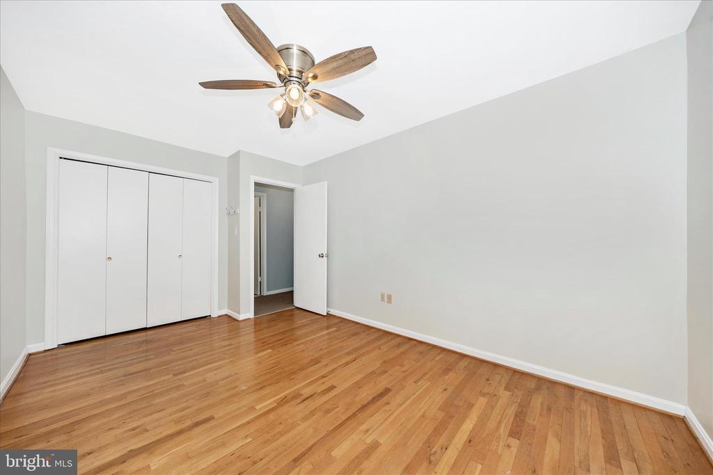 25 BOILEAU COURT
