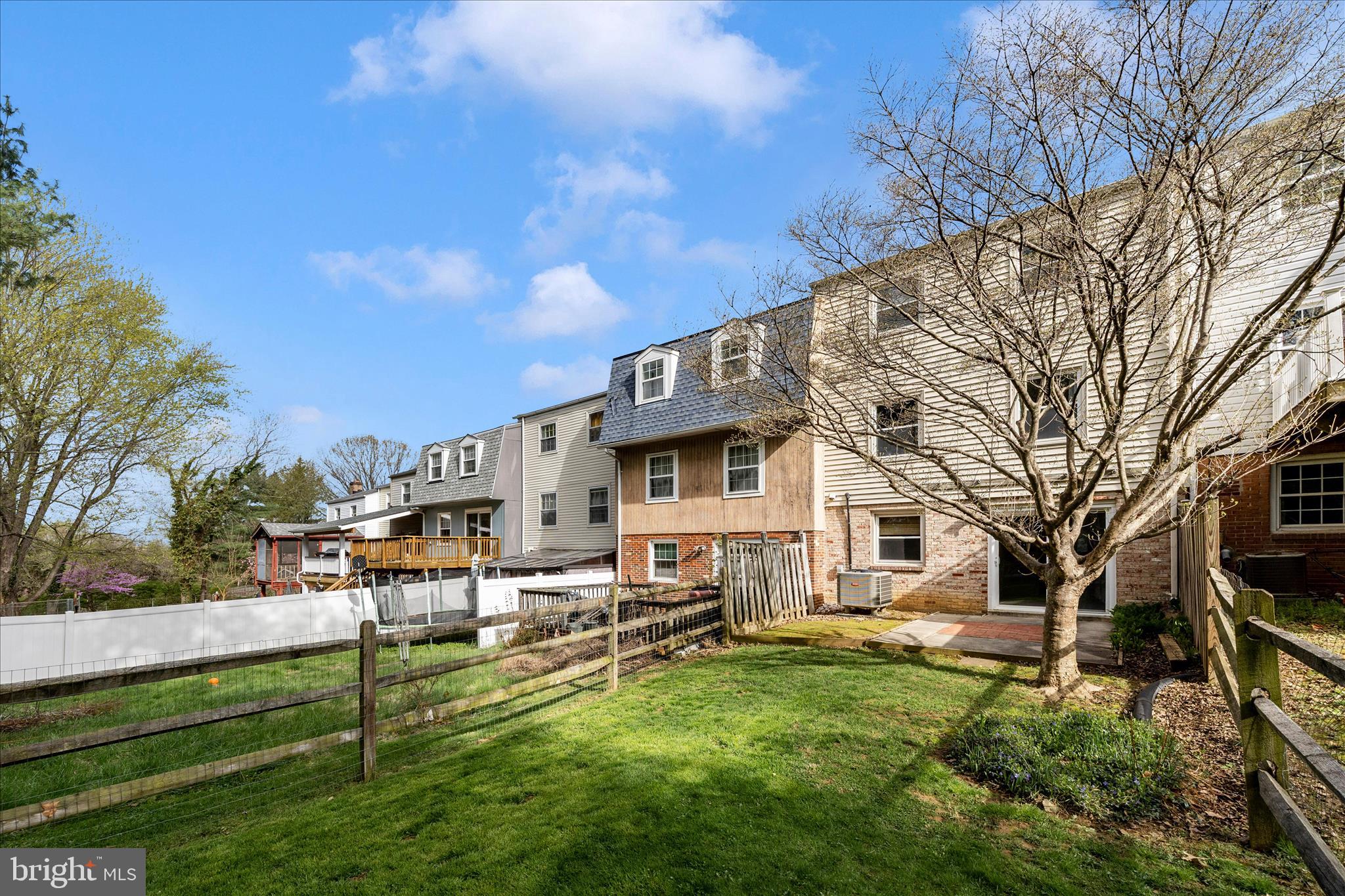 25 BOILEAU COURT
