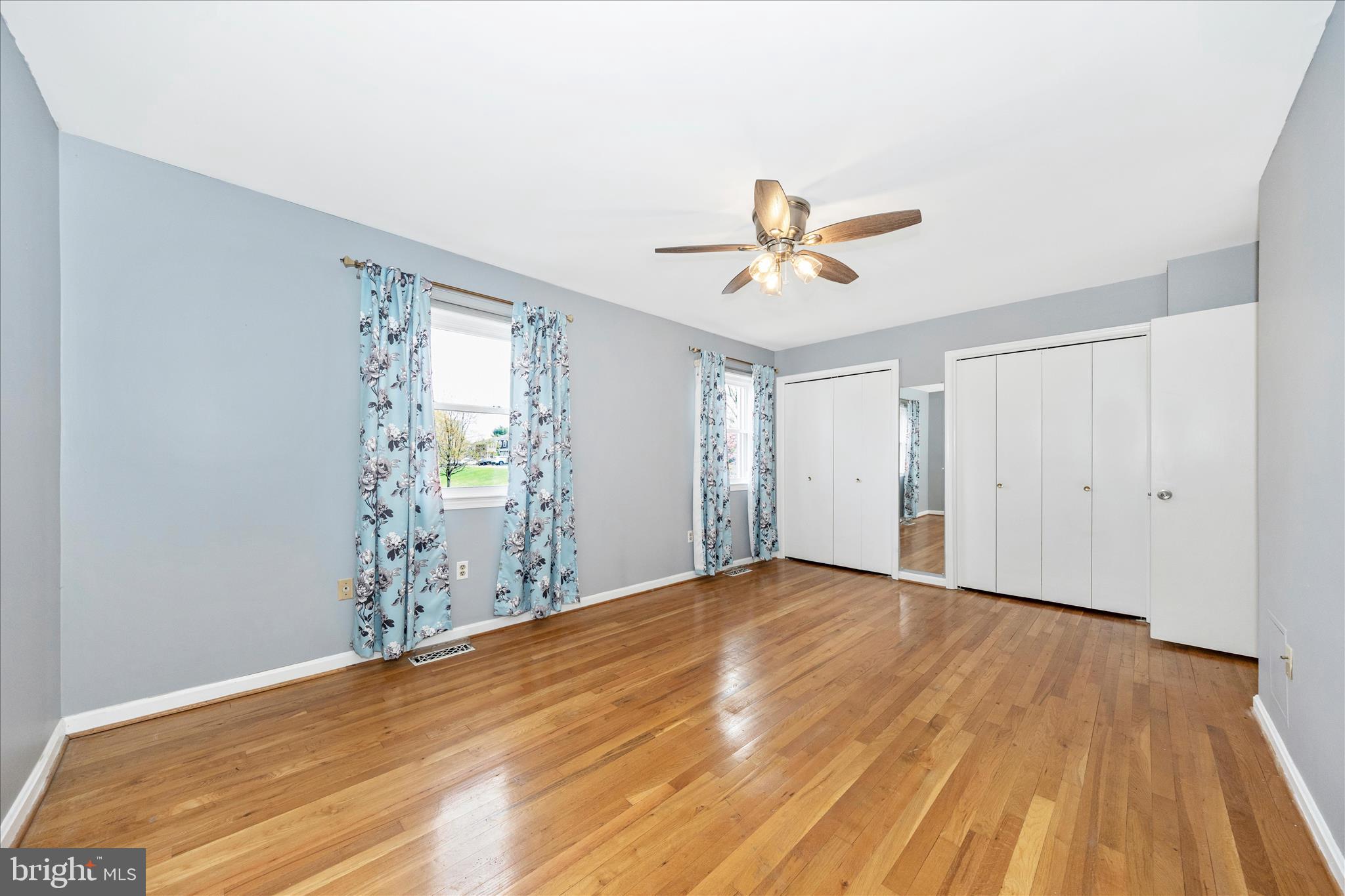 25 BOILEAU COURT