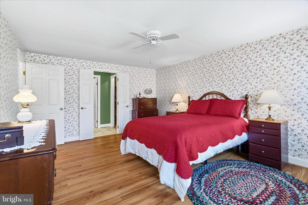 5905 CHAR LEIGH CIRCLE
