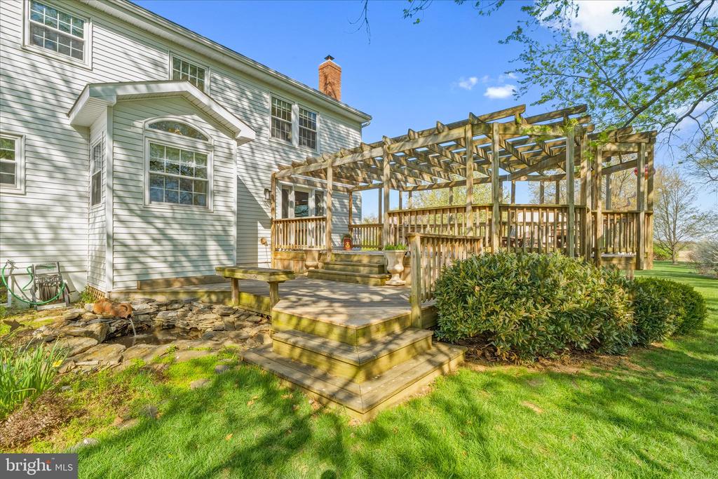 5905 CHAR LEIGH CIRCLE