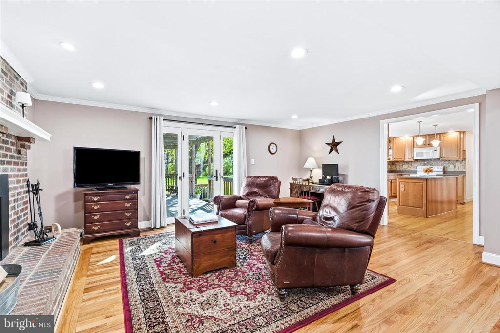 5905 CHAR LEIGH CIRCLE
