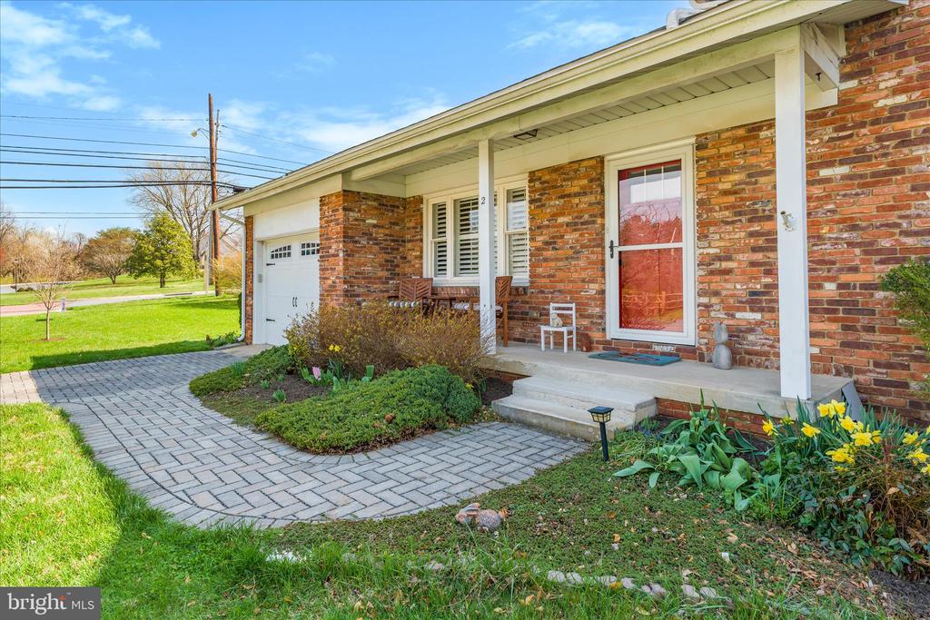 2 LOMBARDY DRIVE