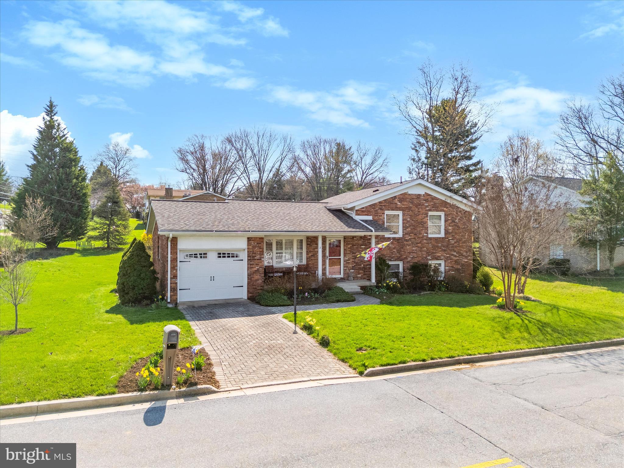 2 LOMBARDY DRIVE