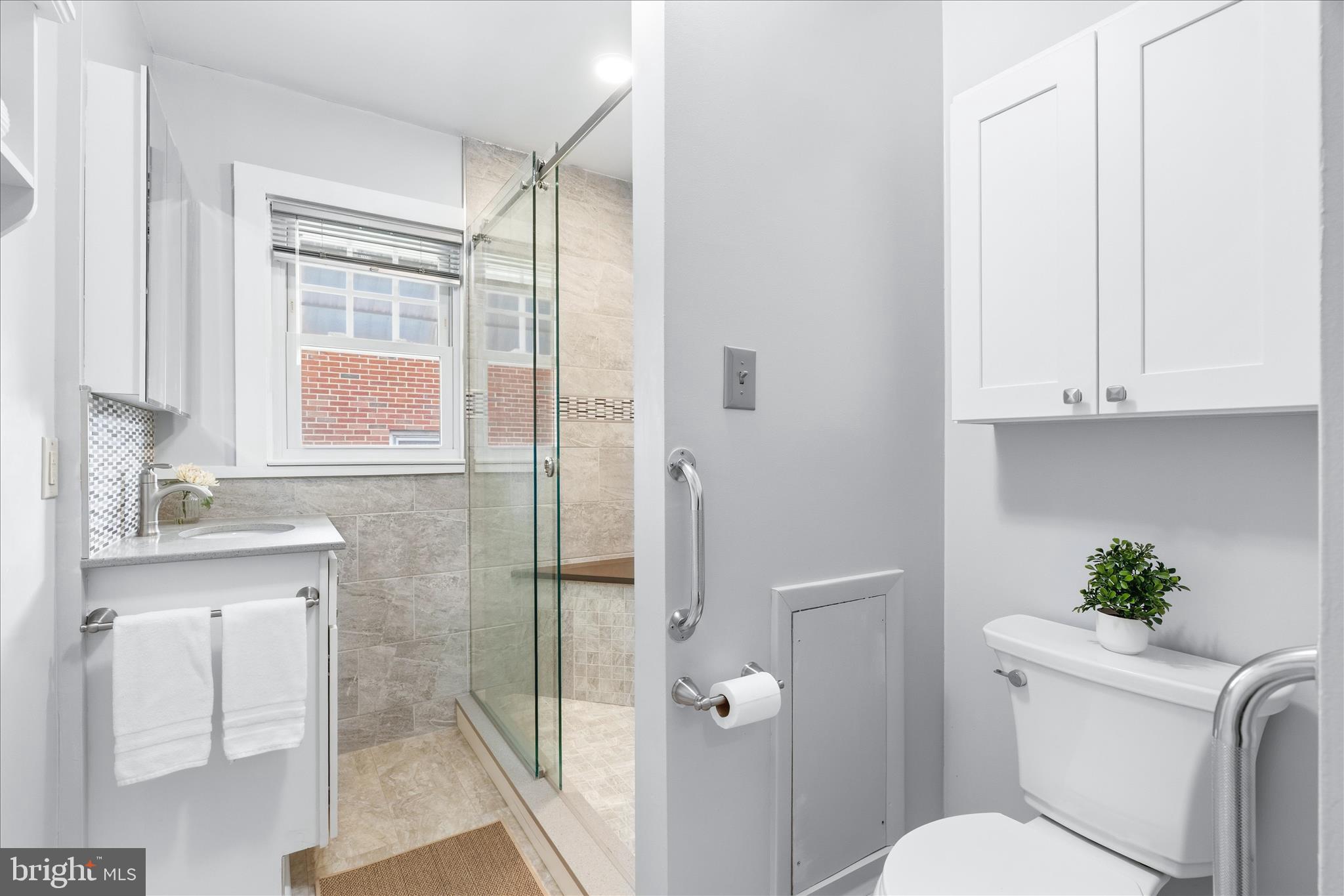 6 E 13TH STREET