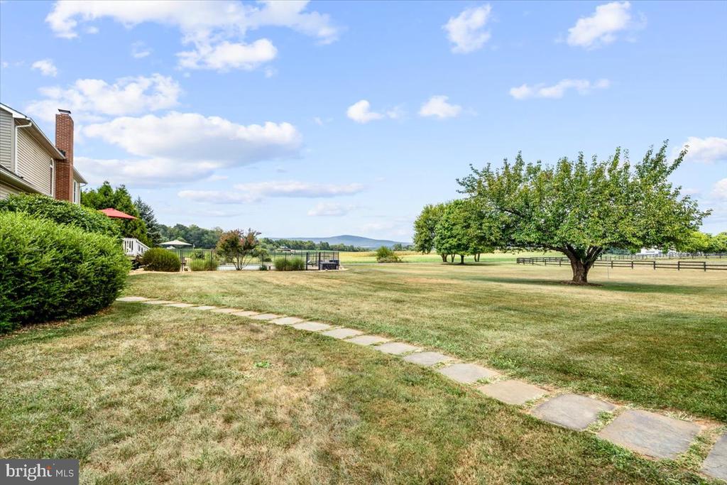 3938 CHERRY LANE