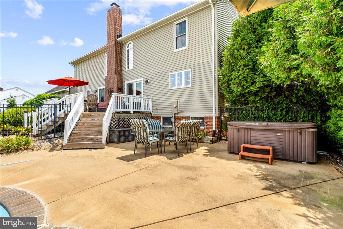 3938 CHERRY LANE