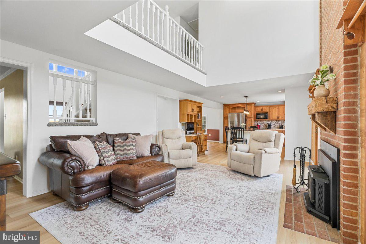 3938 CHERRY LANE