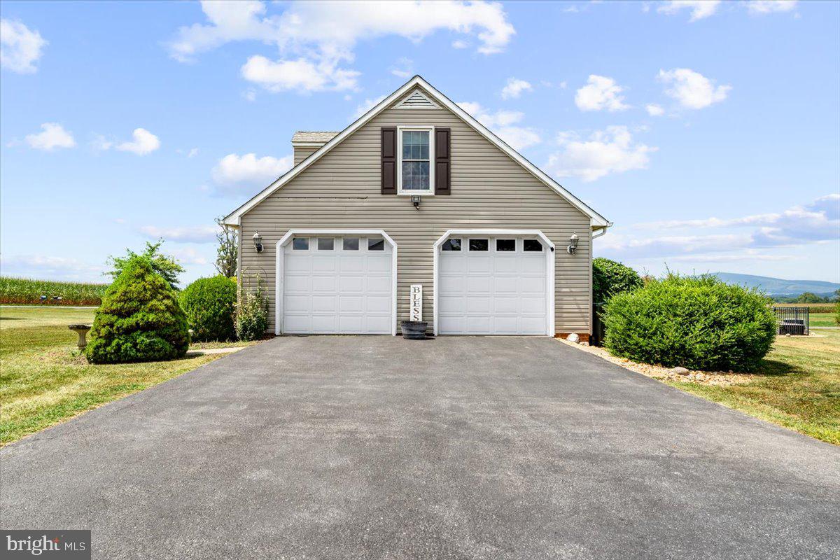 3938 CHERRY LANE