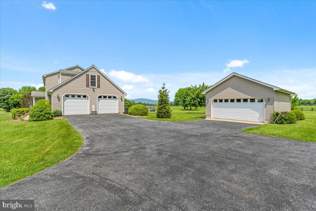 3938 CHERRY LANE