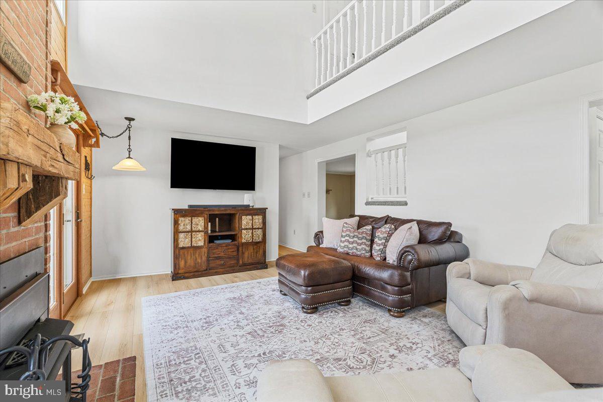 3938 CHERRY LANE