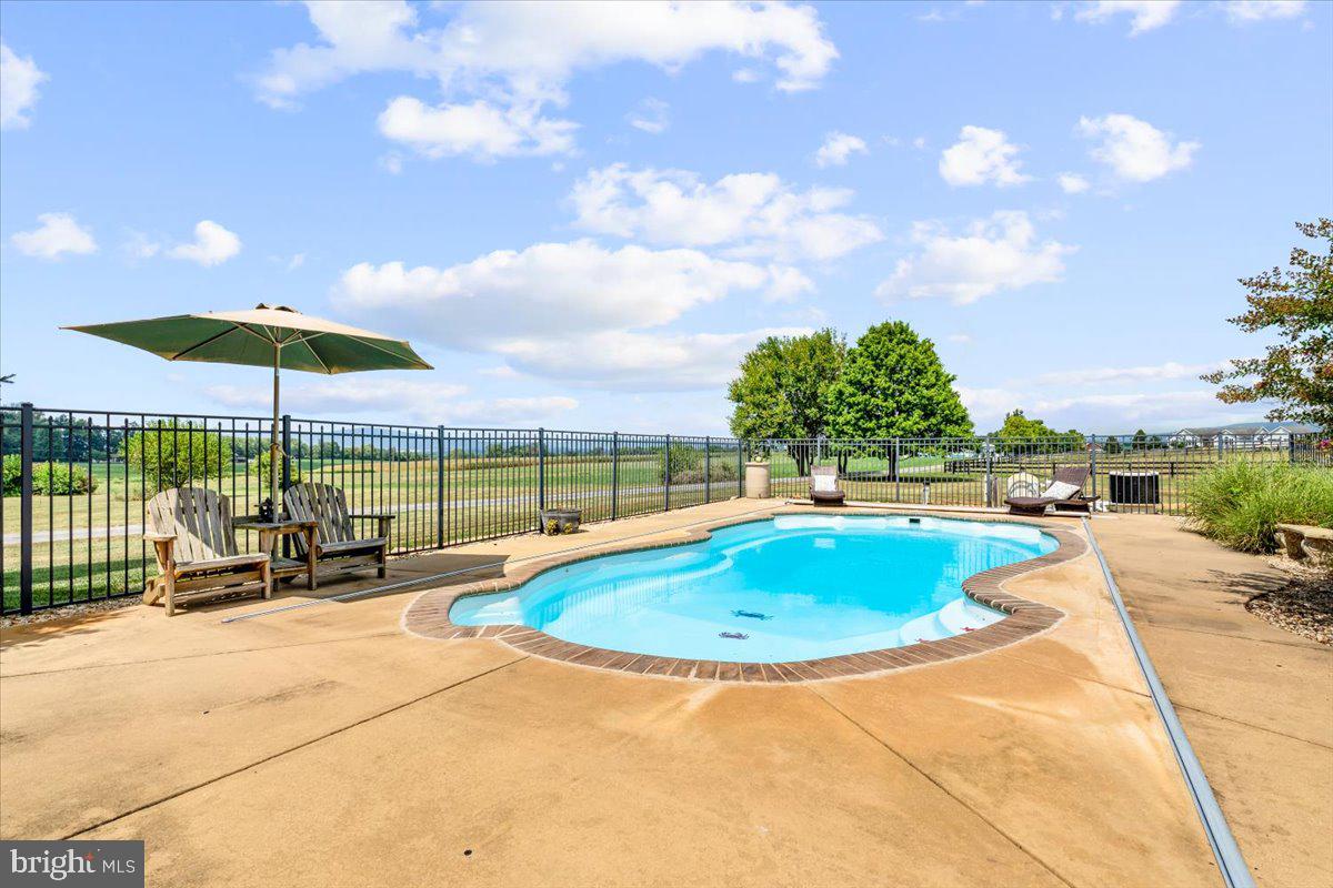 3938 CHERRY LANE