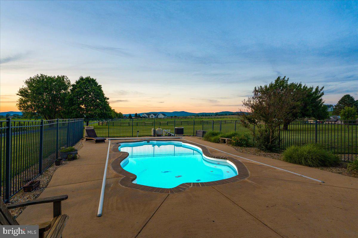 3938 CHERRY LANE