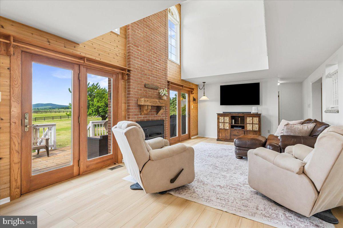 3938 CHERRY LANE