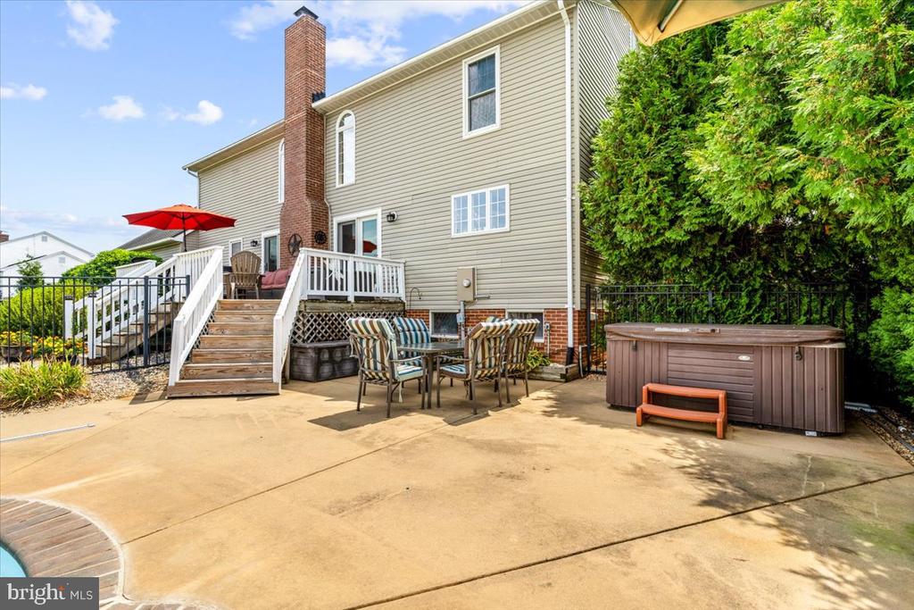 3938 CHERRY LANE