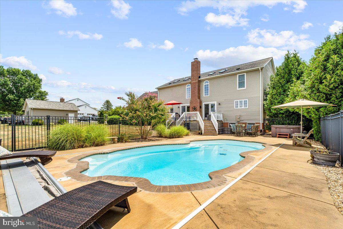 3938 CHERRY LANE