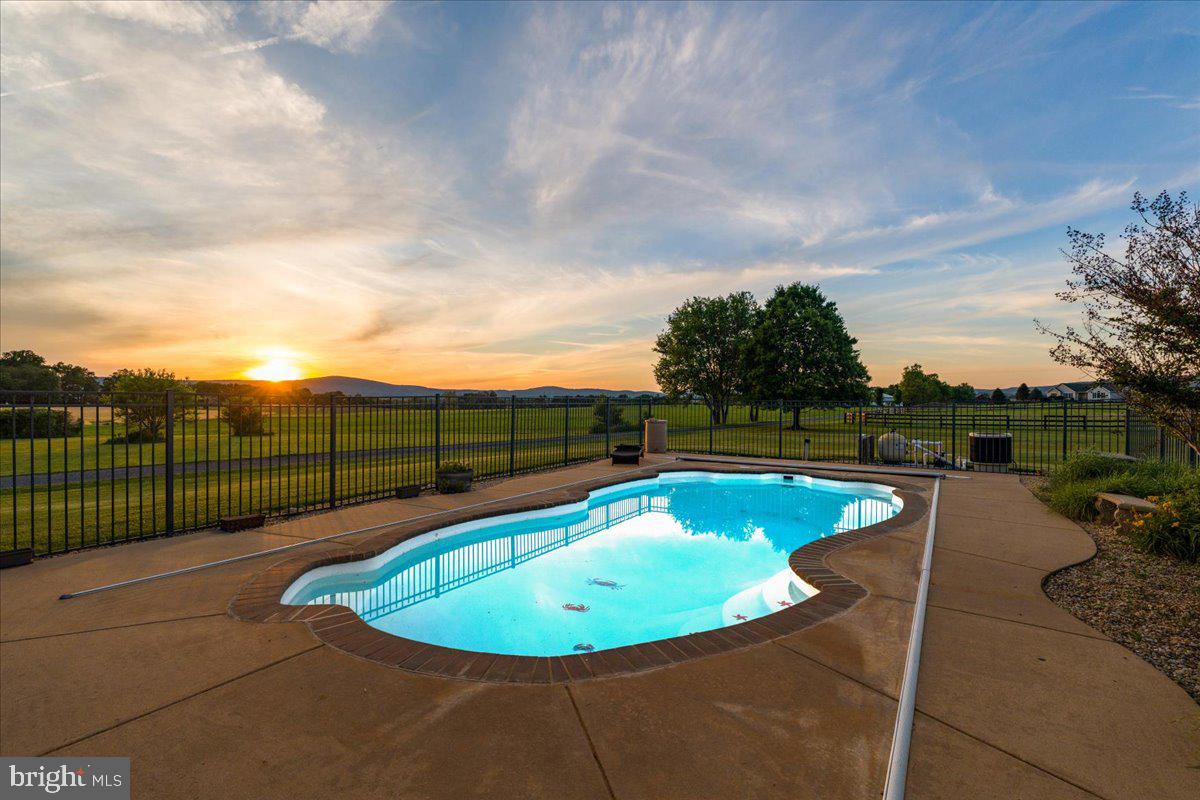 3938 CHERRY LANE