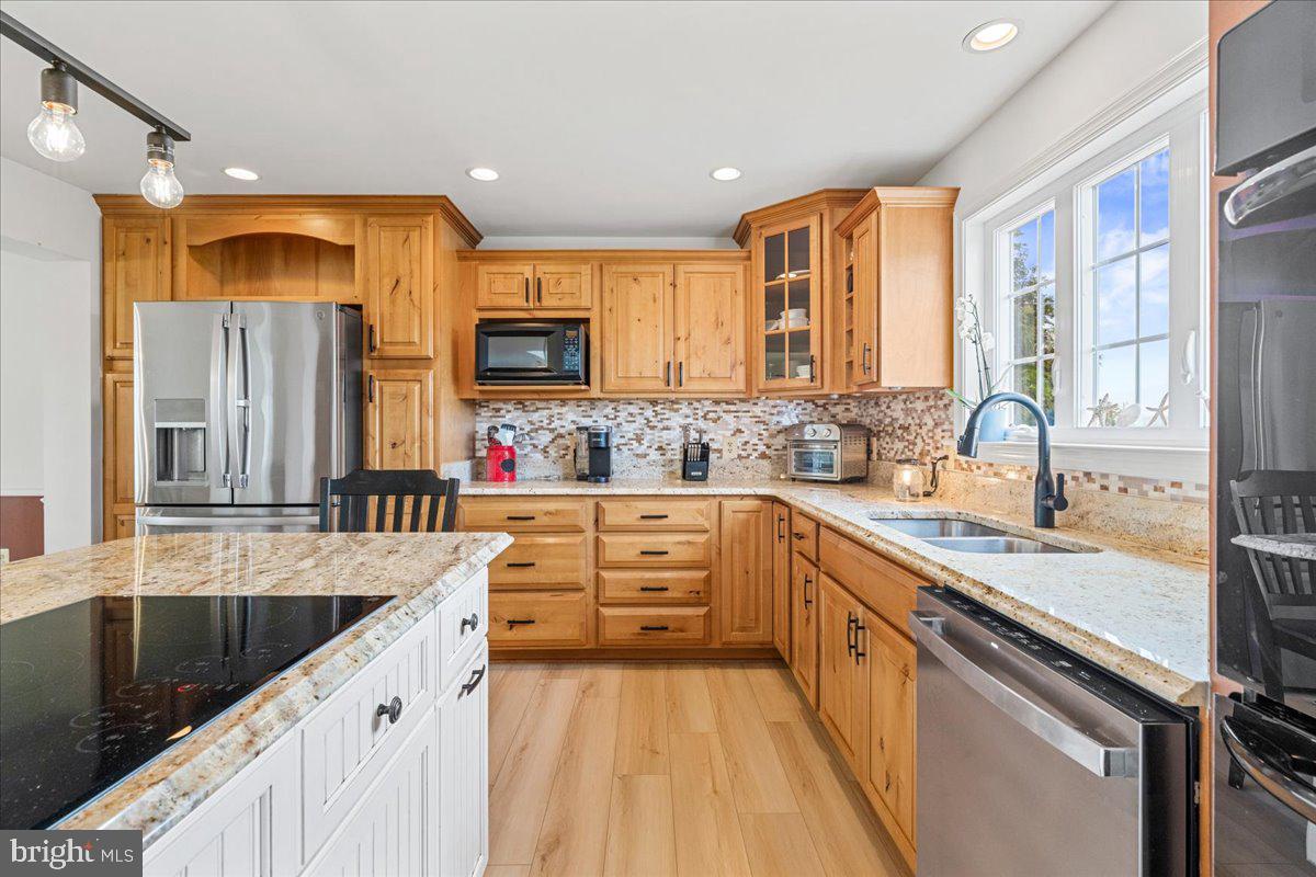 3938 CHERRY LANE