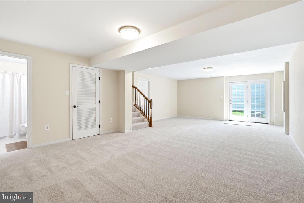 9009 BEALLS FARM ROAD