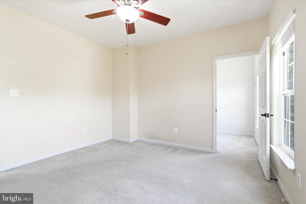 9009 BEALLS FARM ROAD