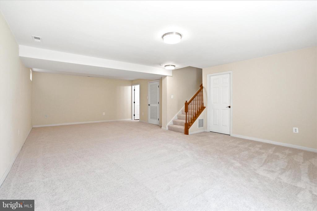 9009 BEALLS FARM ROAD