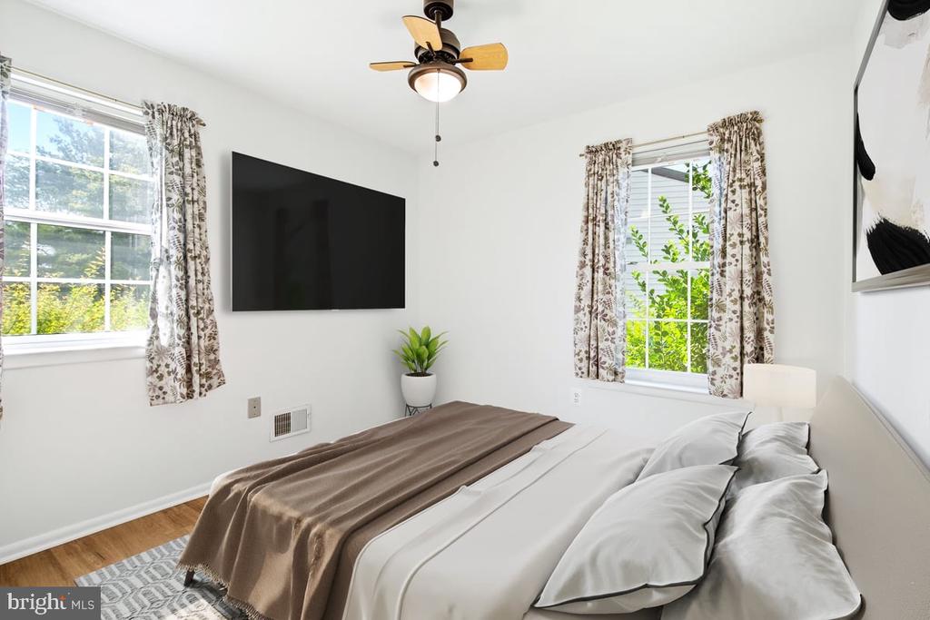5661 CRABAPPLE DRIVE