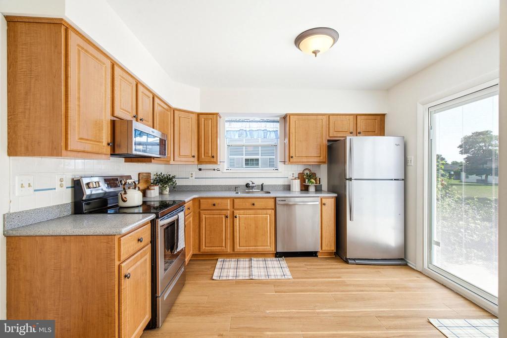 5661 CRABAPPLE DRIVE