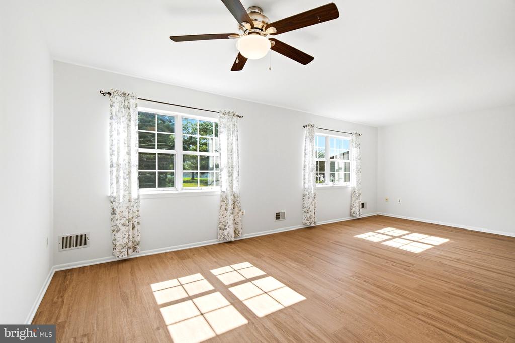 5661 CRABAPPLE DRIVE