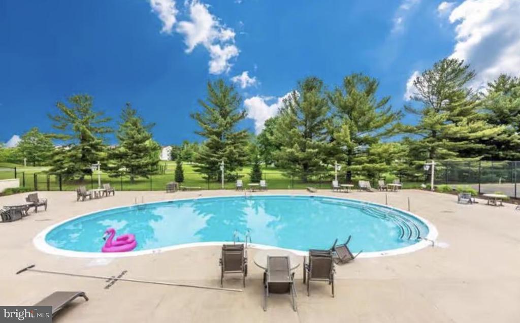5661 CRABAPPLE DRIVE