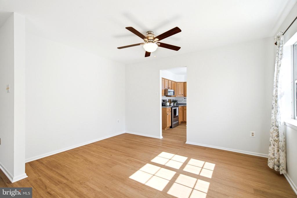 5661 CRABAPPLE DRIVE