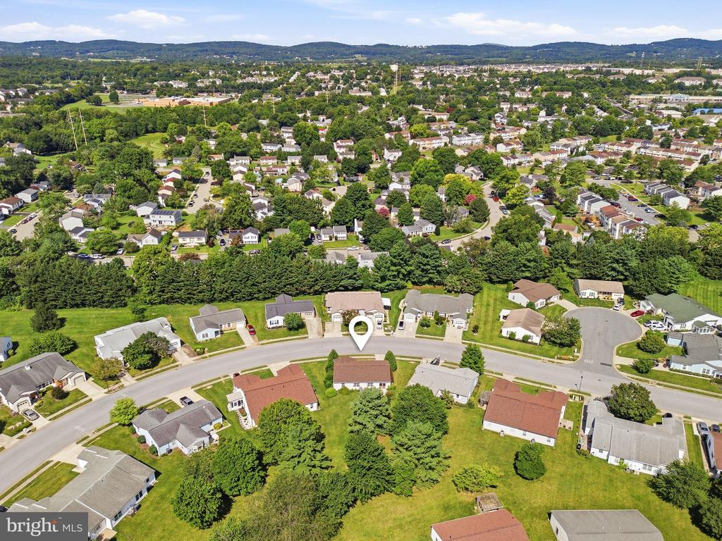 5661 CRABAPPLE DRIVE
