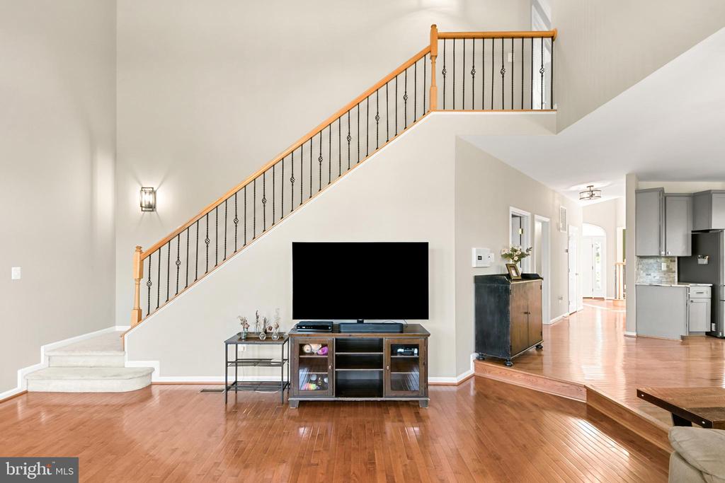 8 N POINTE TERRACE
