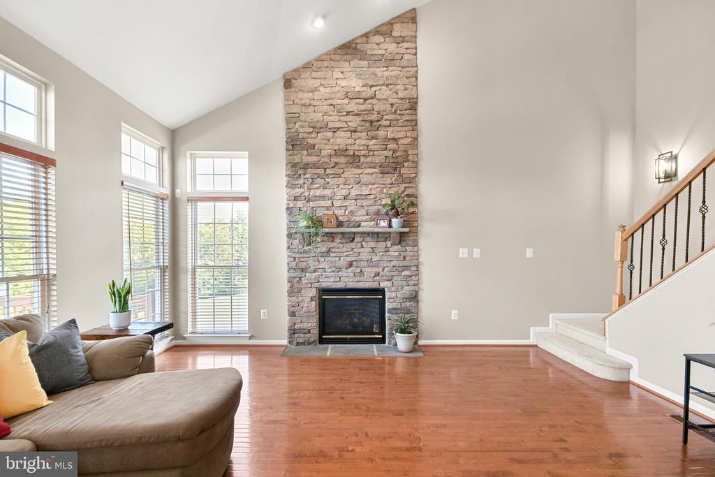 8 N POINTE TERRACE