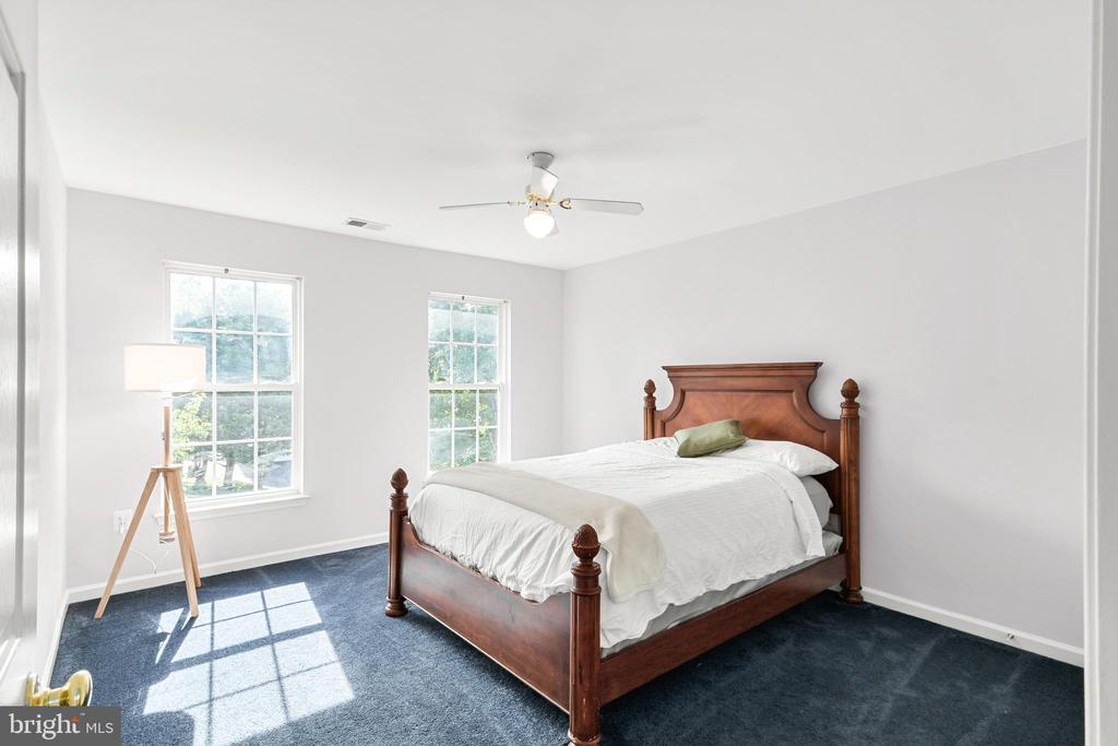8 N POINTE TERRACE