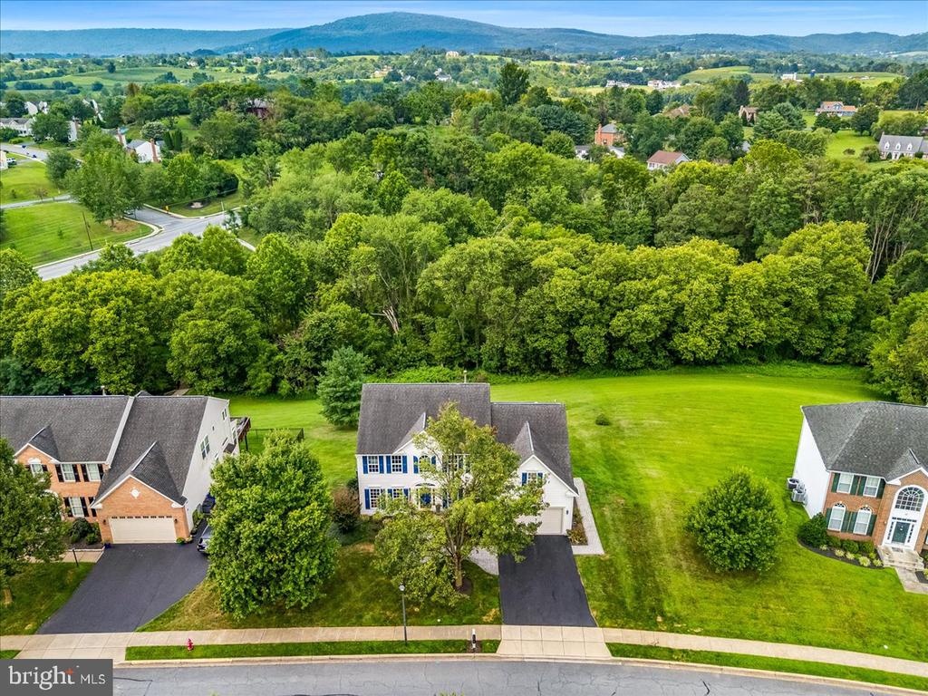 8 N POINTE TERRACE