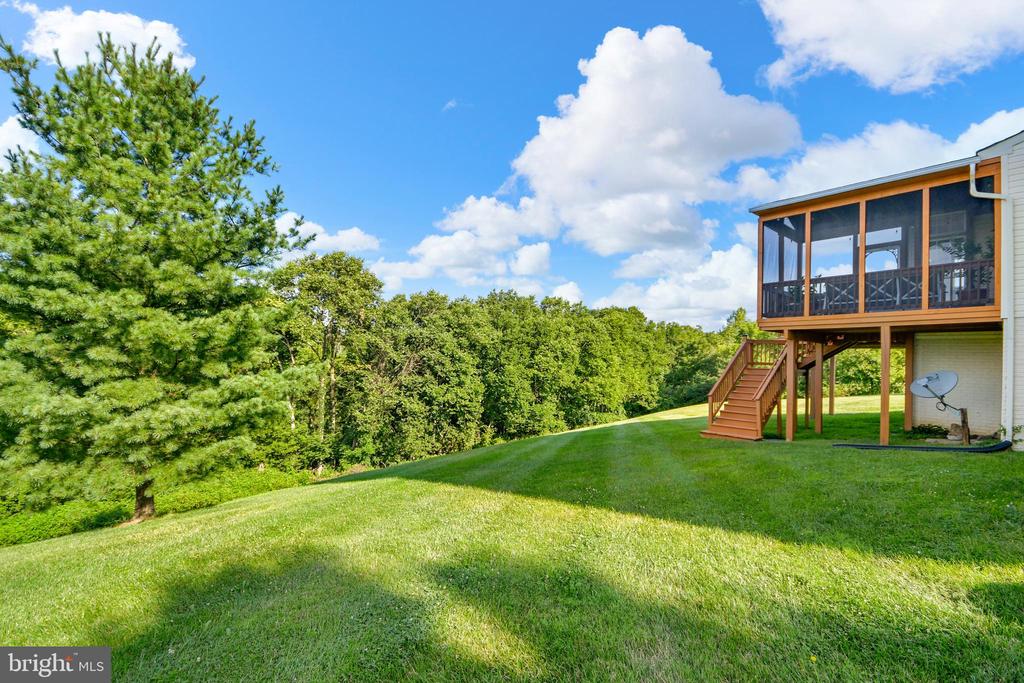 8 N POINTE TERRACE