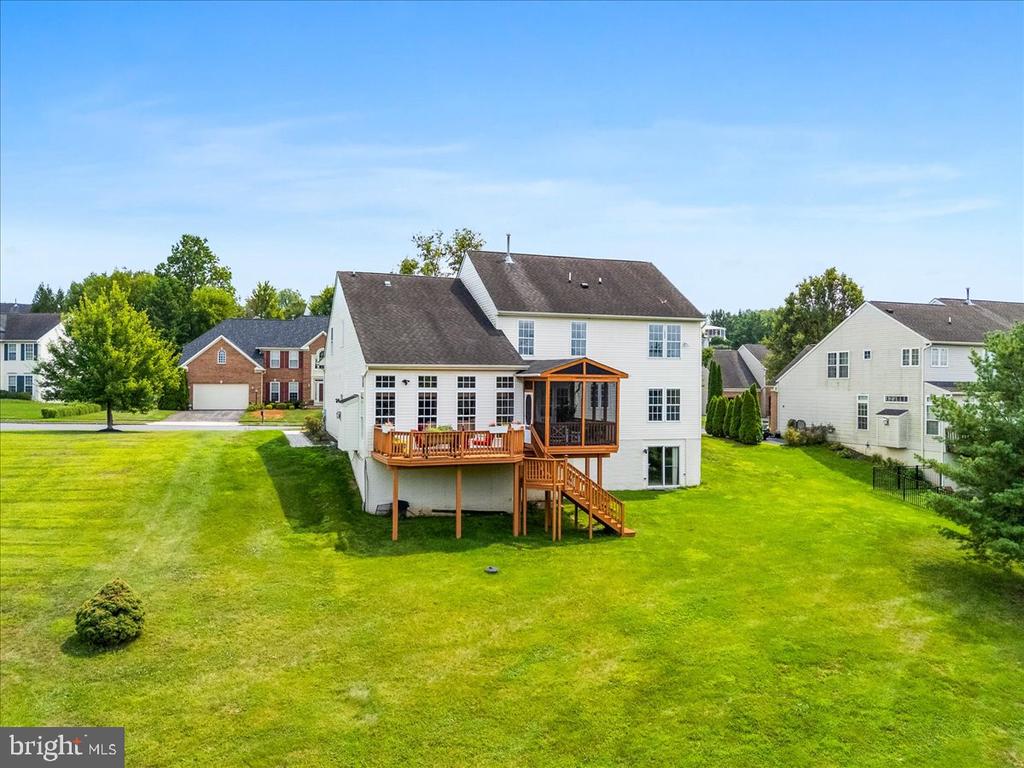 8 N POINTE TERRACE