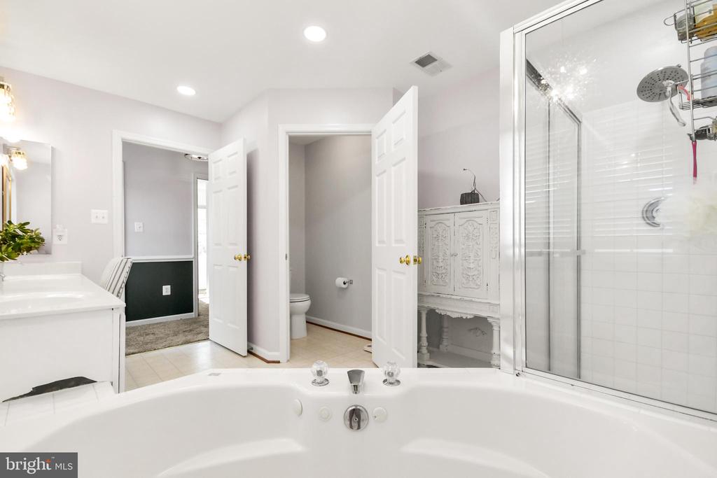 8 N POINTE TERRACE