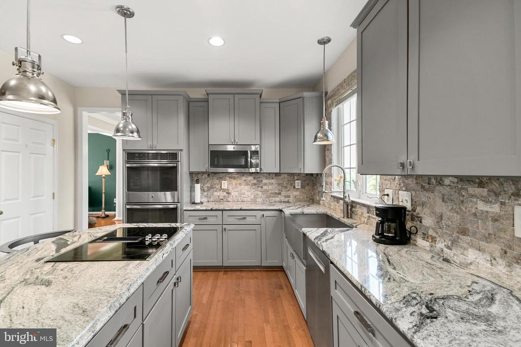 8 N POINTE TERRACE