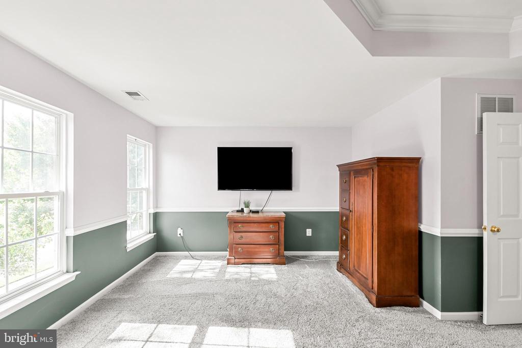 8 N POINTE TERRACE